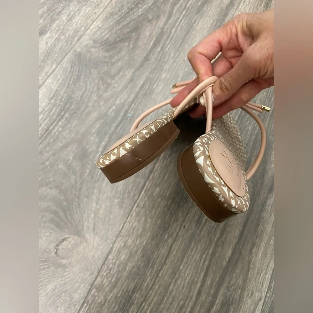 Kate Spade Leather Beige & Pink Flip Flop Sandals Size 6 - Picture 6 of 11